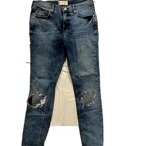 NWT Free People Women's Blue 5 Pockets Design Distressed Skinny Denim
